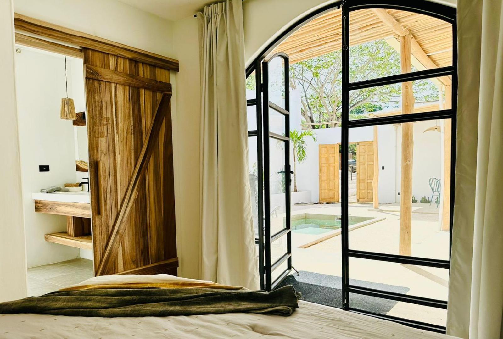 Las Guapas Villas Tamarindo Exterior photo