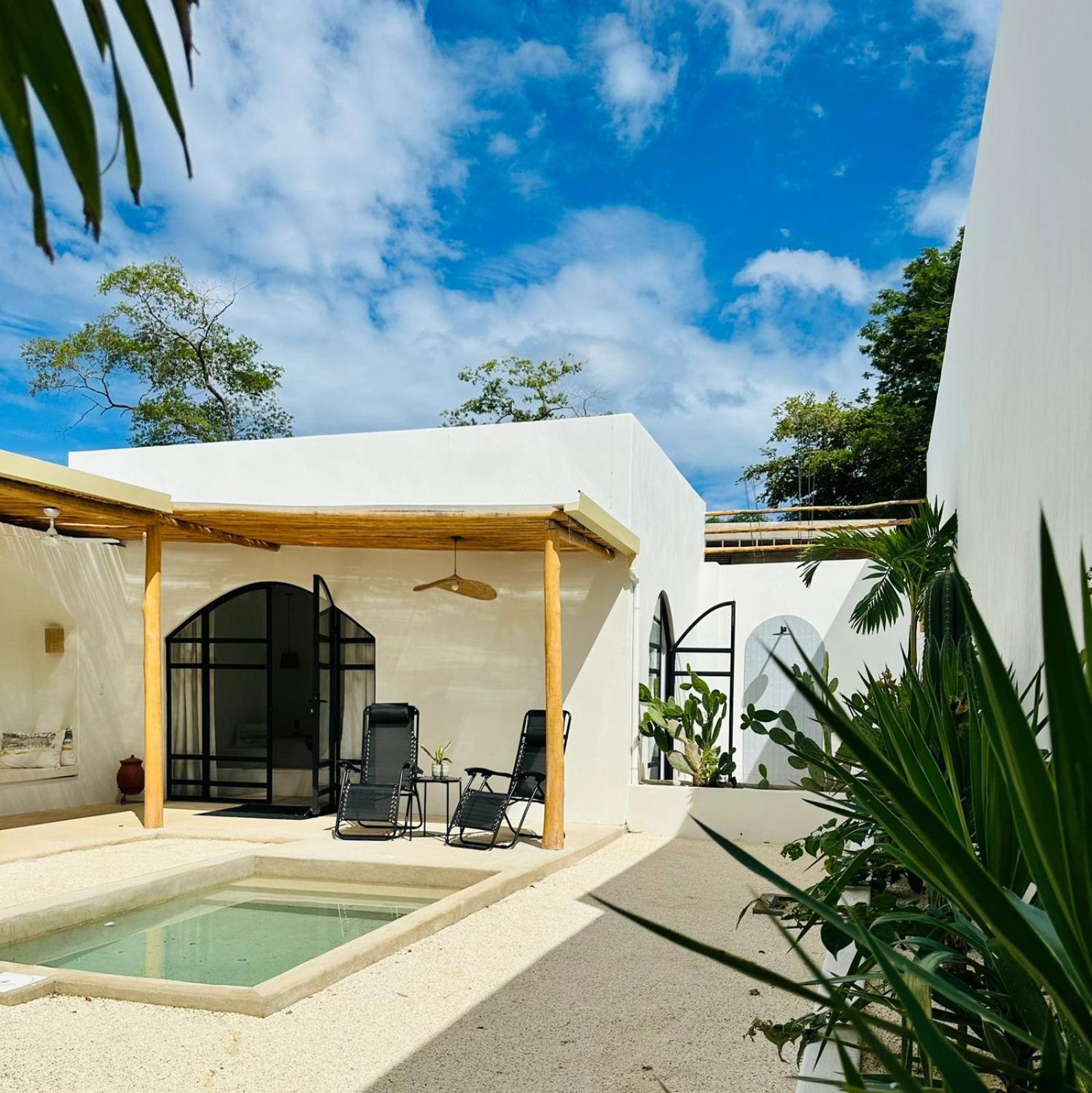 Las Guapas Villas Tamarindo Exterior photo